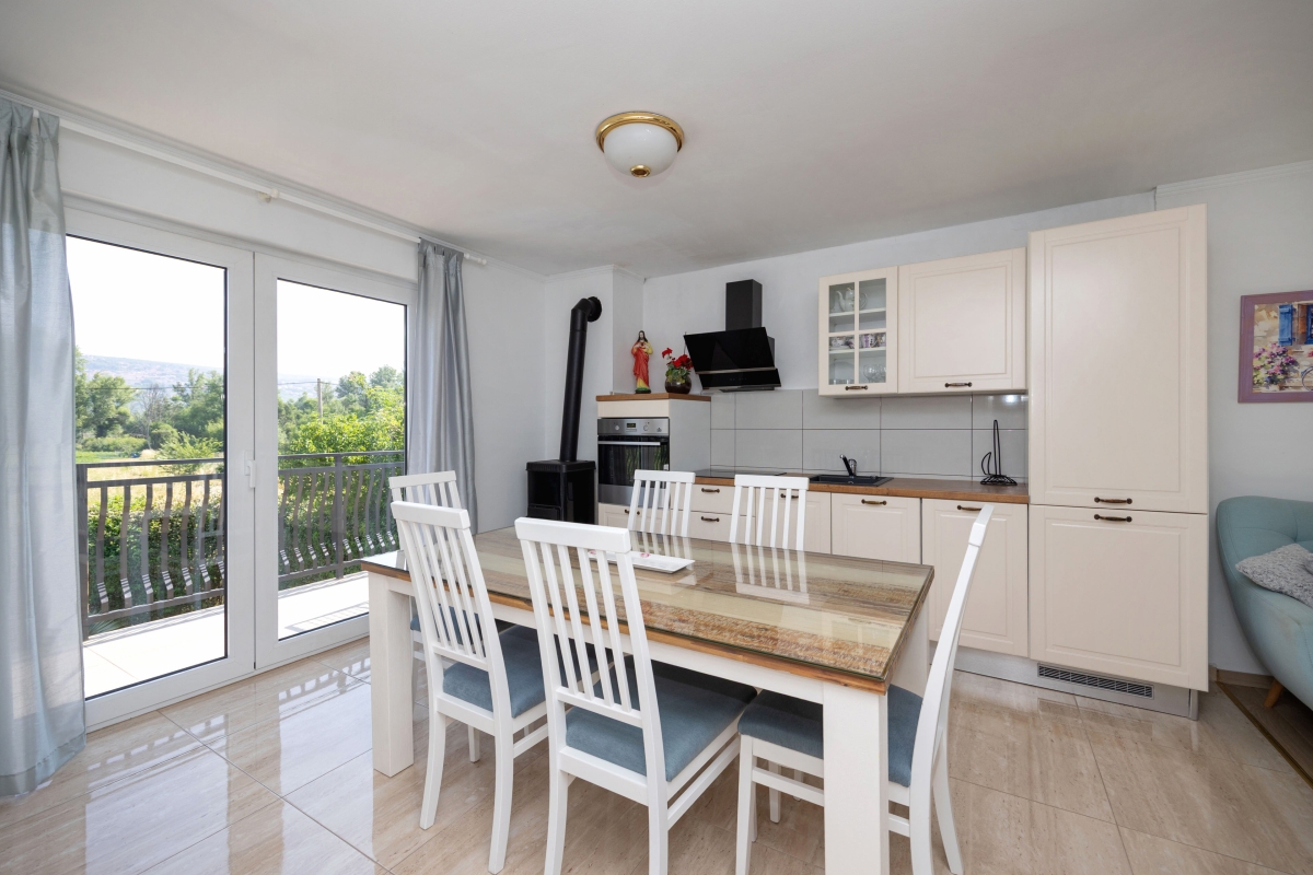 Casa con quattro camere da letto e piscina