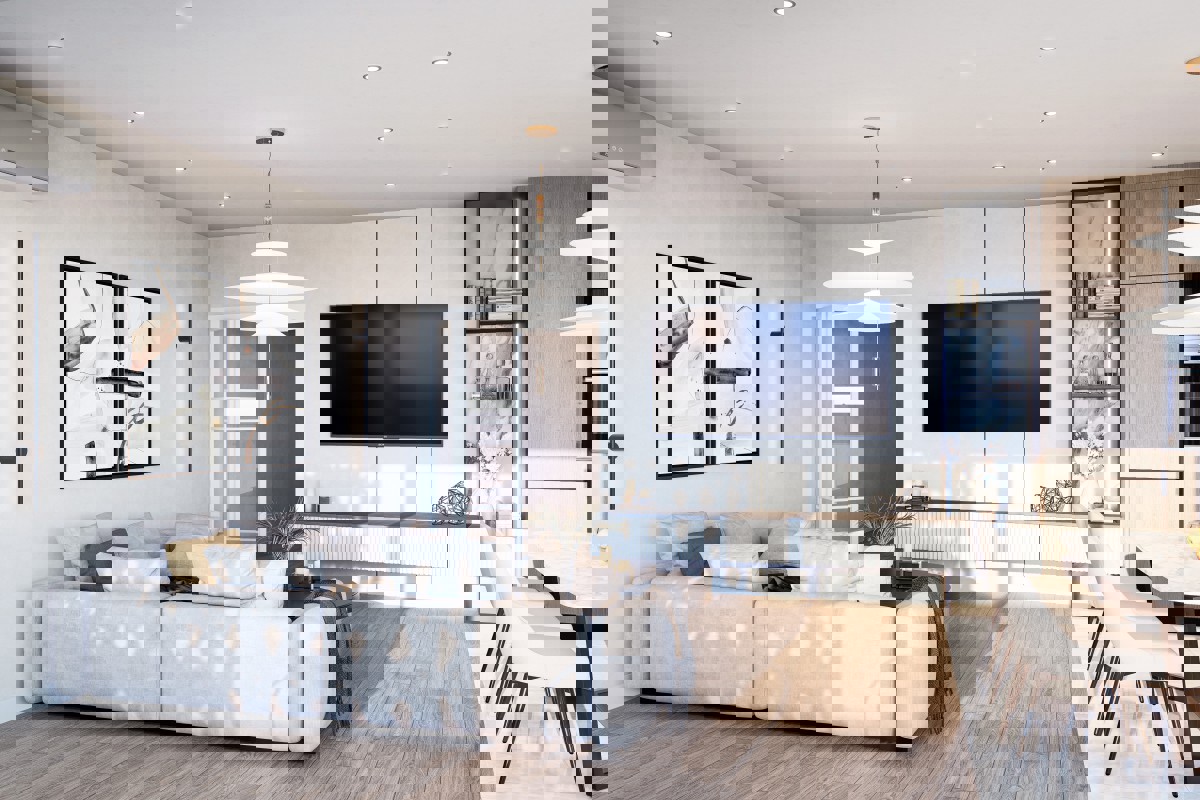 Ampio appartamento con tre camere da letto vicino al mare