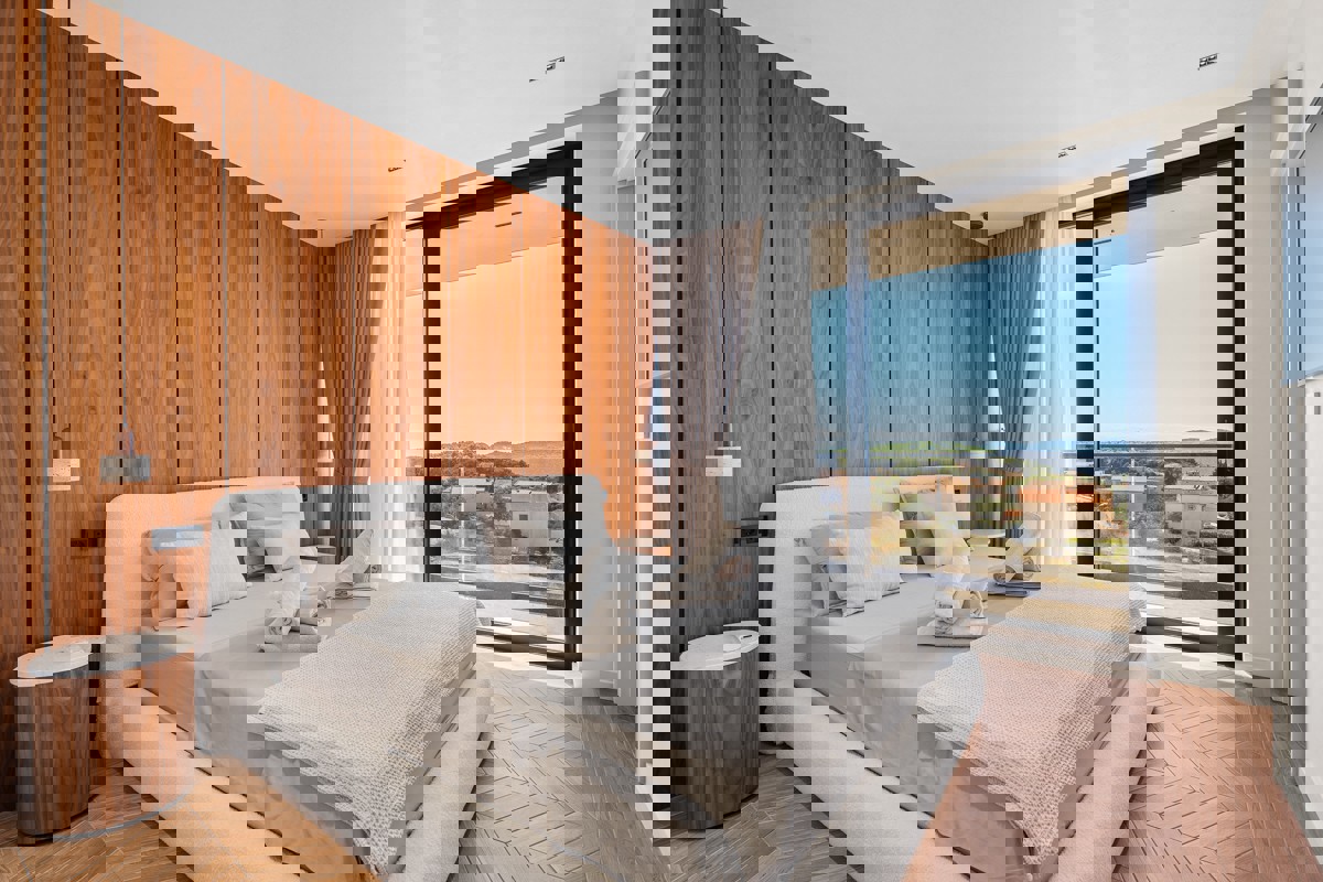 Una speciale villa mediterranea con una spettacolare vista a 360° sul mare, sul lago e sulle isole