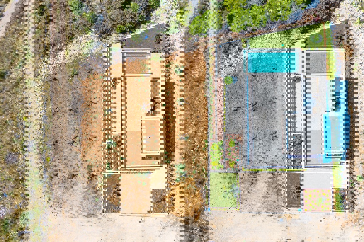 Una speciale villa mediterranea con una spettacolare vista a 360° sul mare, sul lago e sulle isole