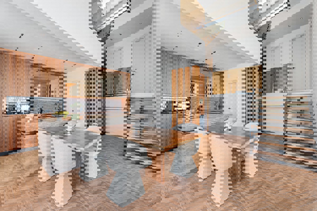 Una speciale villa mediterranea con una spettacolare vista a 360° sul mare, sul lago e sulle isole