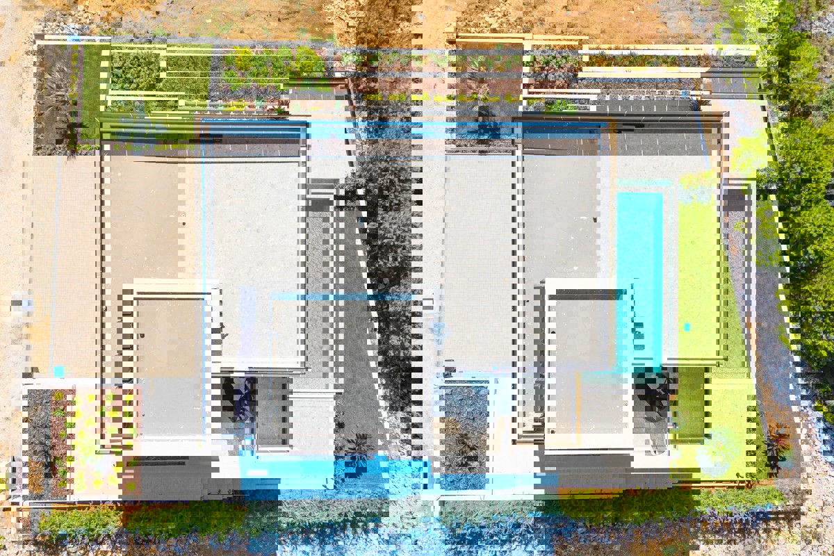 Una speciale villa mediterranea con una spettacolare vista a 360° sul mare, sul lago e sulle isole