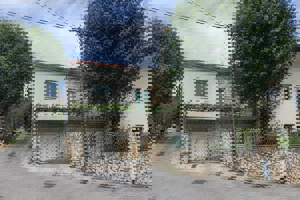 Casa indipendente su due piani