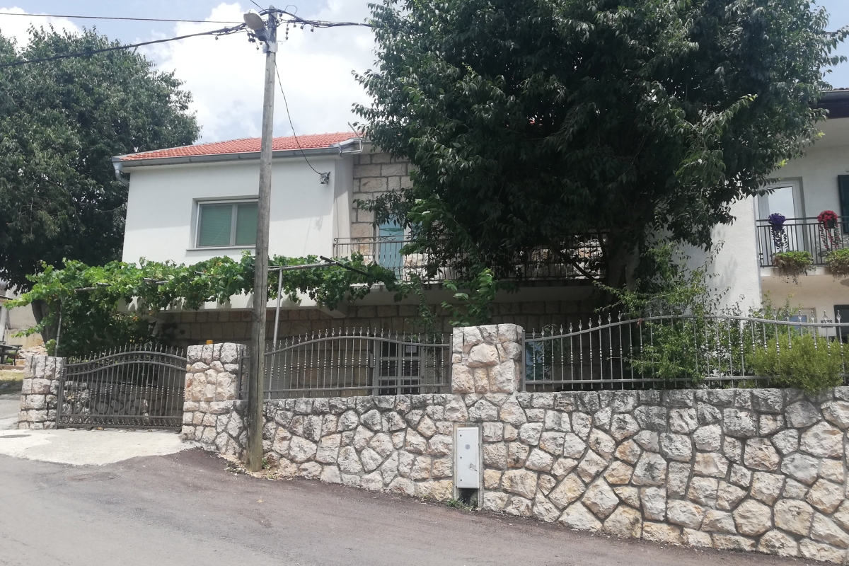 Casa indipendente su due piani