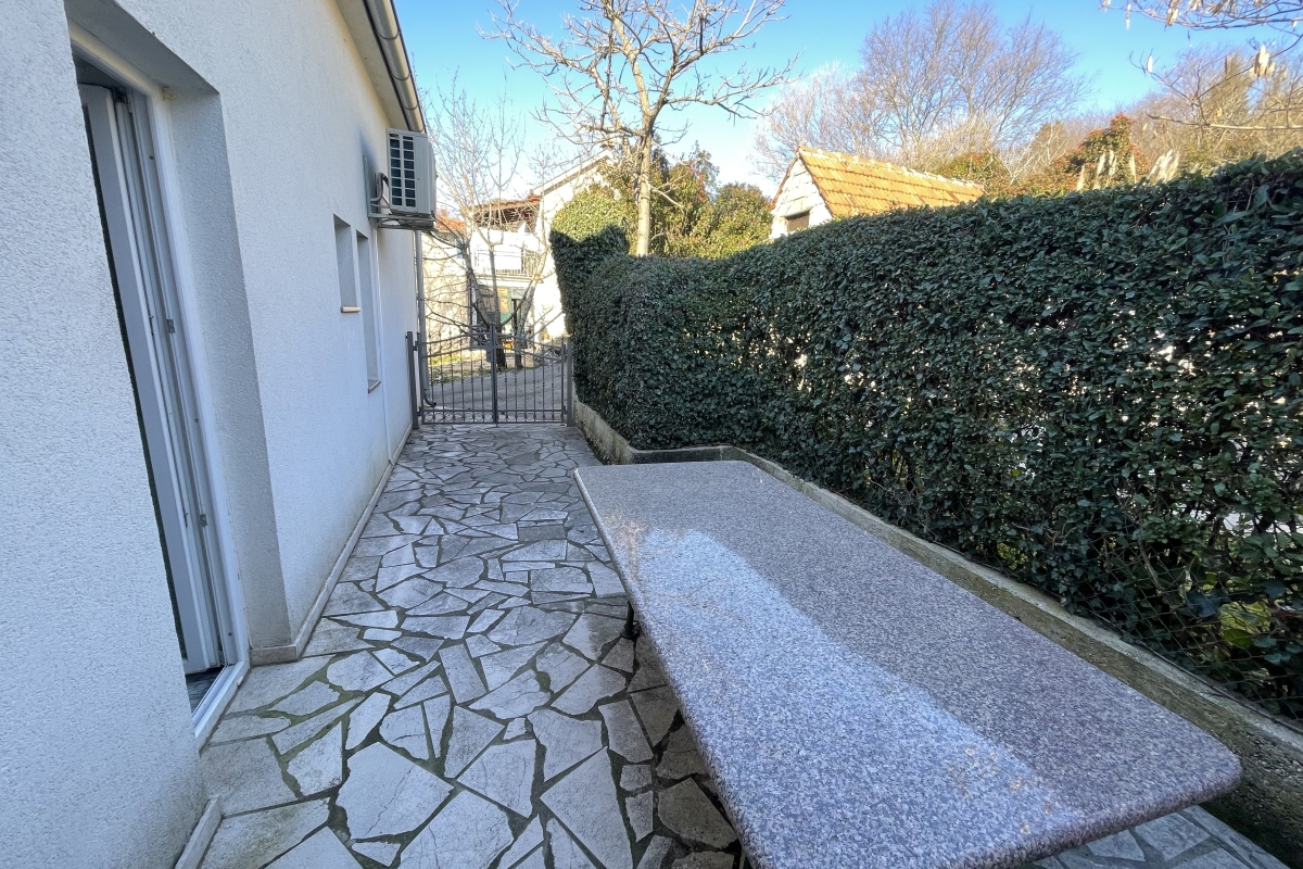 Casa indipendente su due piani