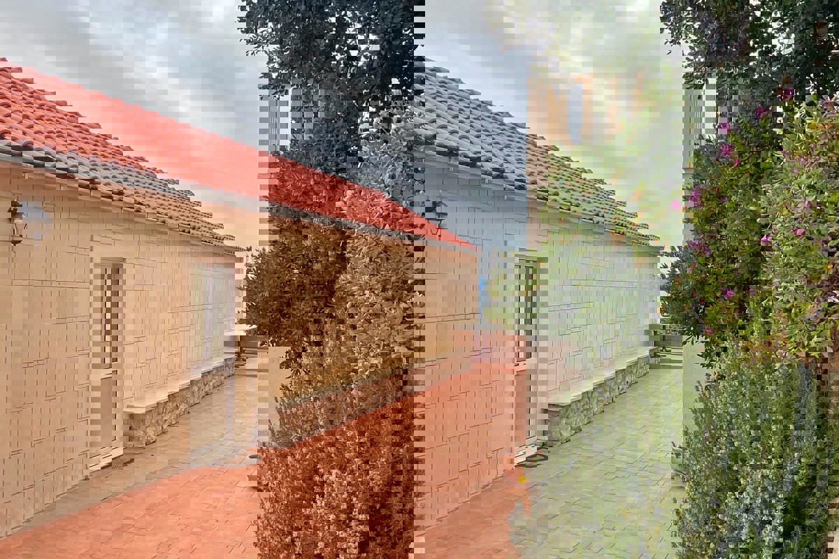 Villa in prima fila mare