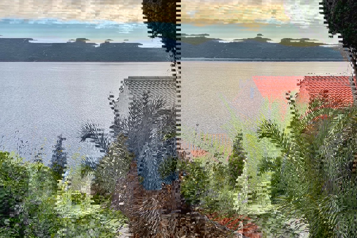 Villa in prima fila mare