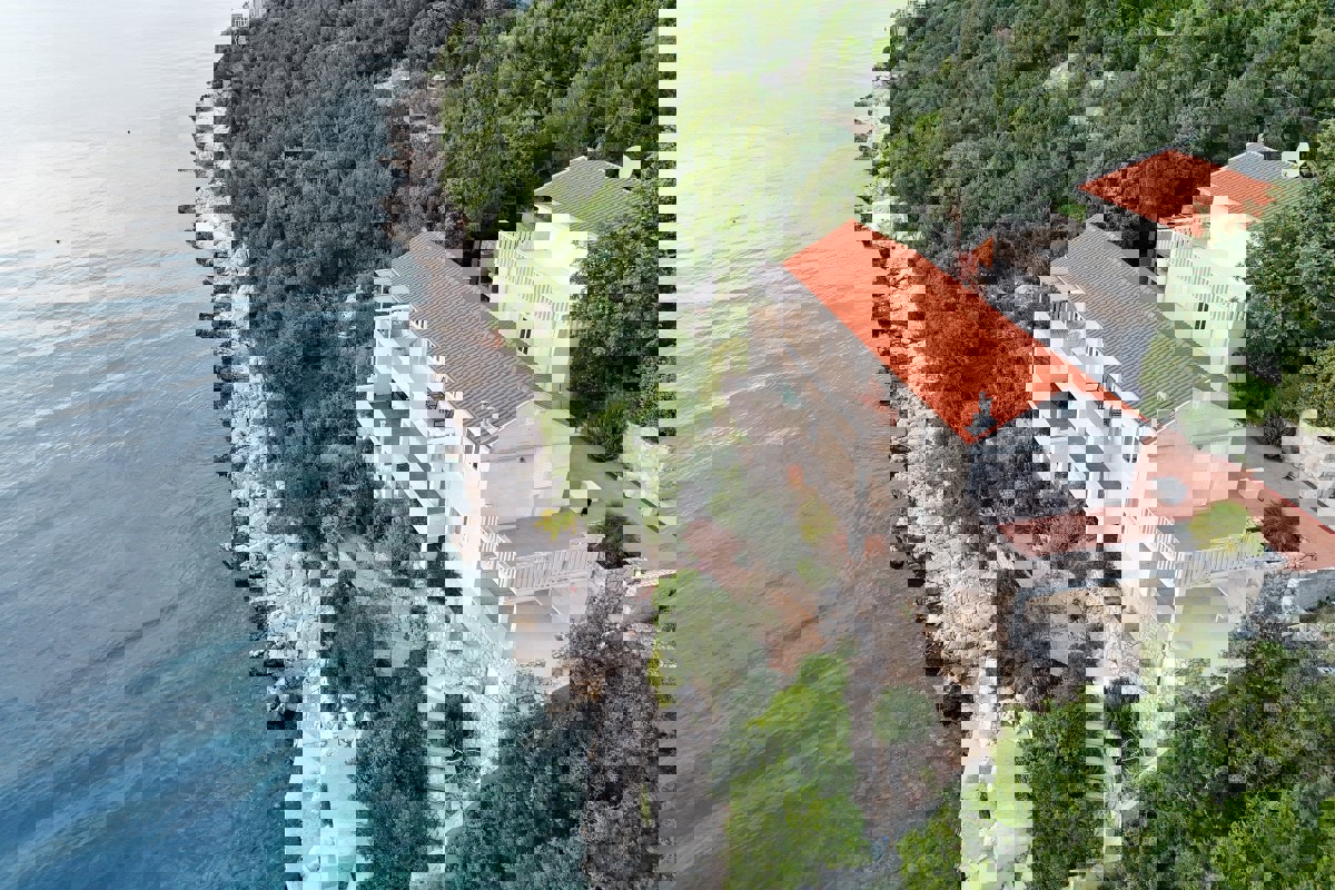 Villa in prima fila mare