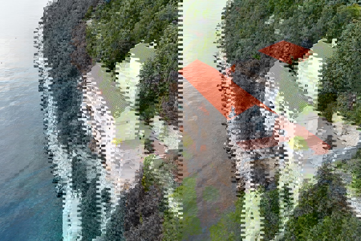 Villa in prima fila mare