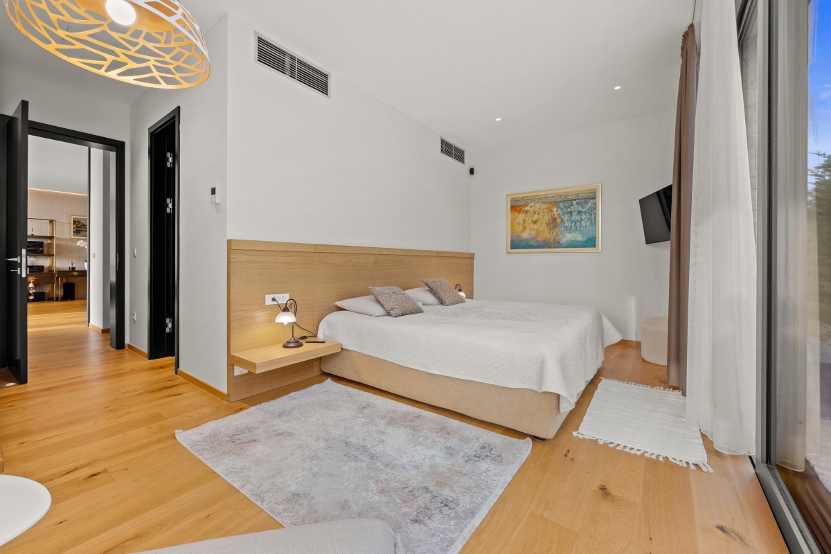 Esclusiva villa moderna con vista mare e oasi benessere privata