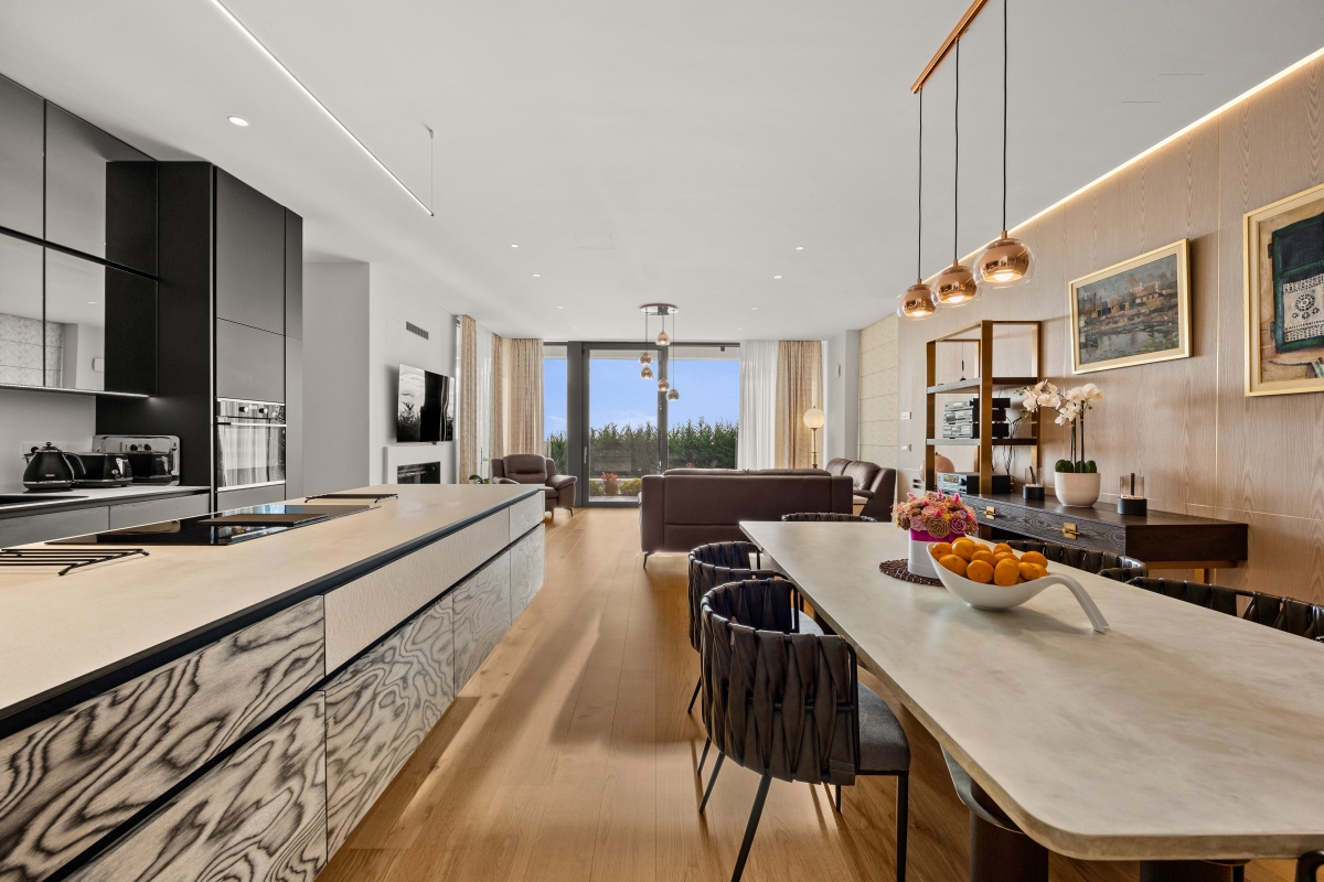 Esclusiva villa moderna con vista mare e oasi benessere privata