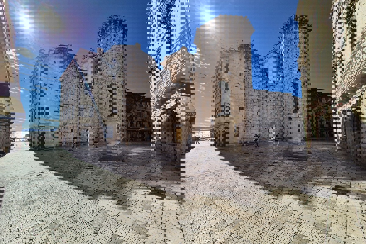 Spazio commerciale in centro città