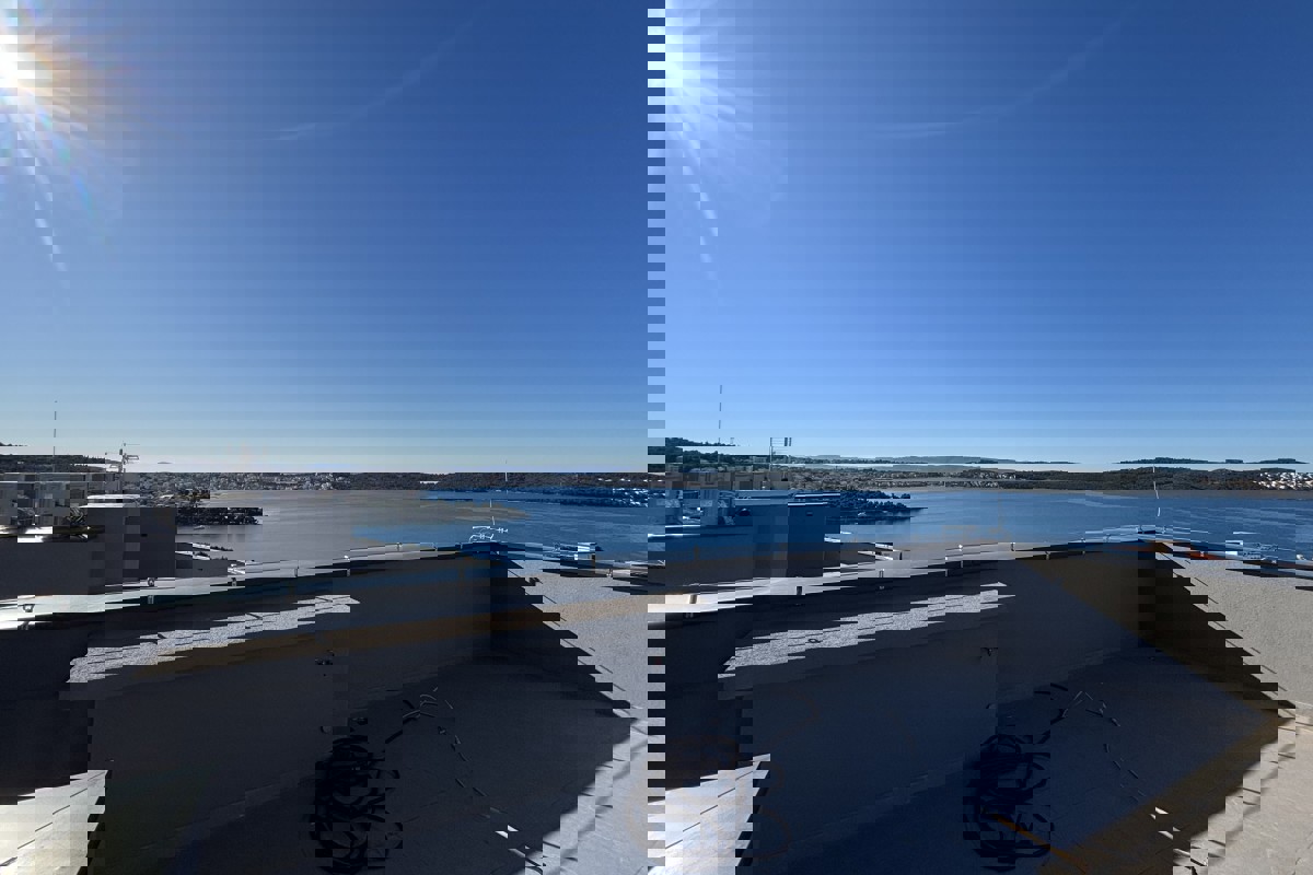 Attico con vista mare e terrazza panoramica