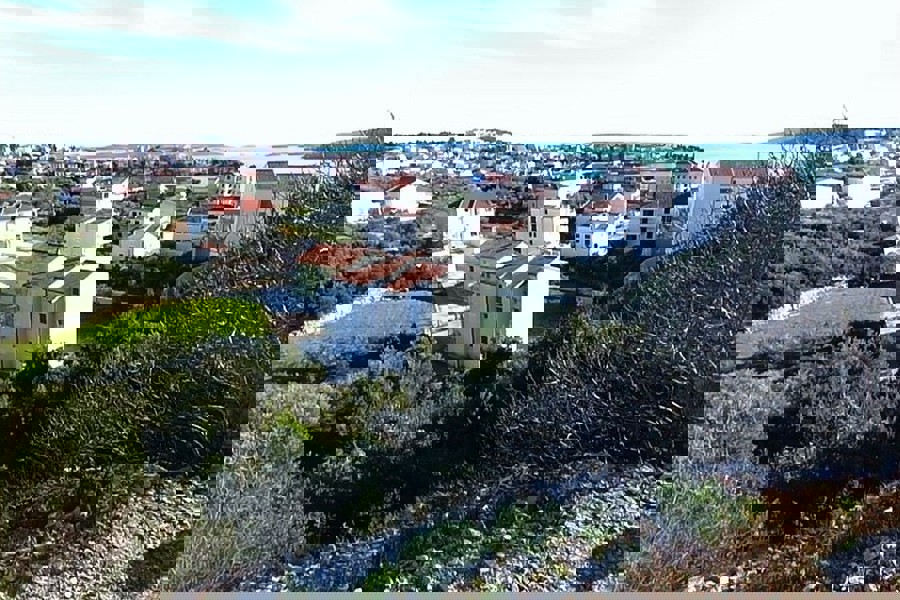 Terreno edificabile con vista panoramica sul mare