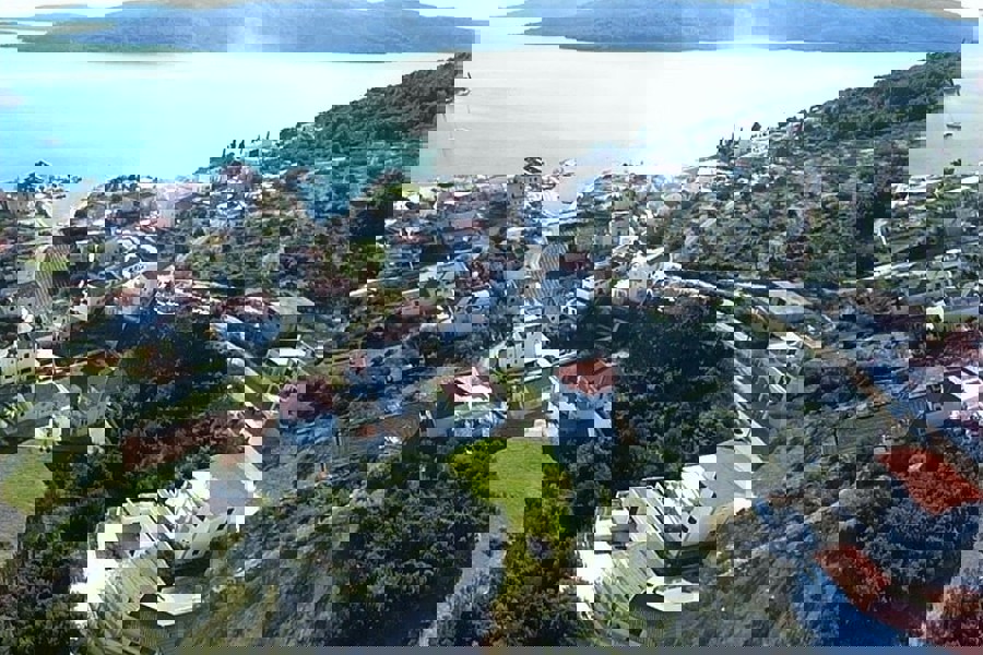 Terreno edificabile con vista panoramica sul mare