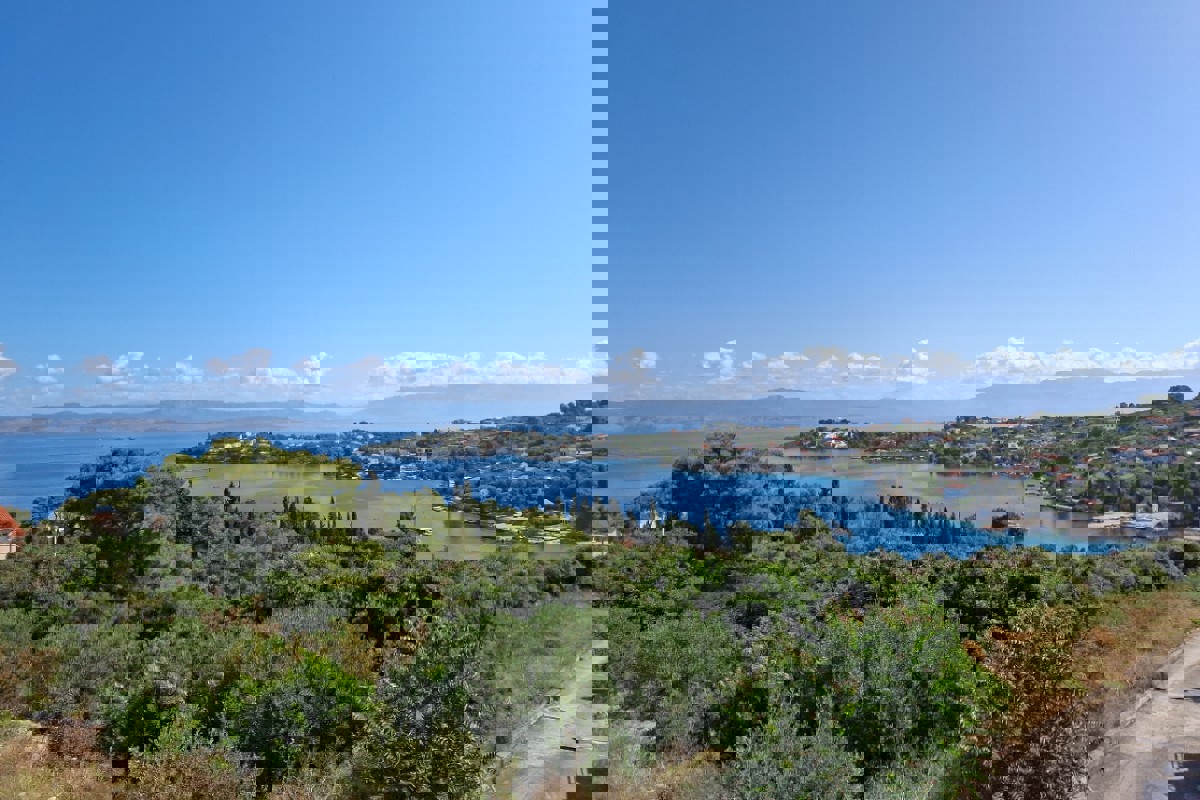 Terreno edificabile con vista mare