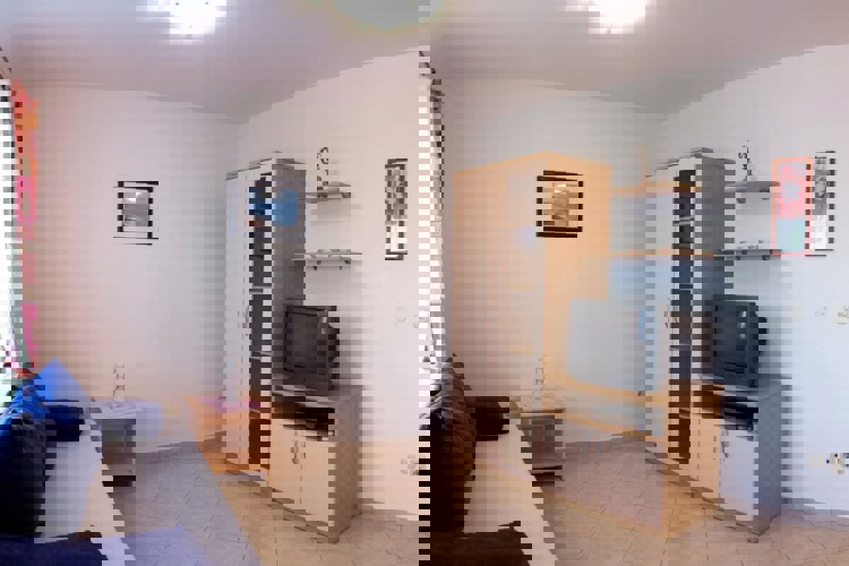 Palazzo residenziale con vista mare