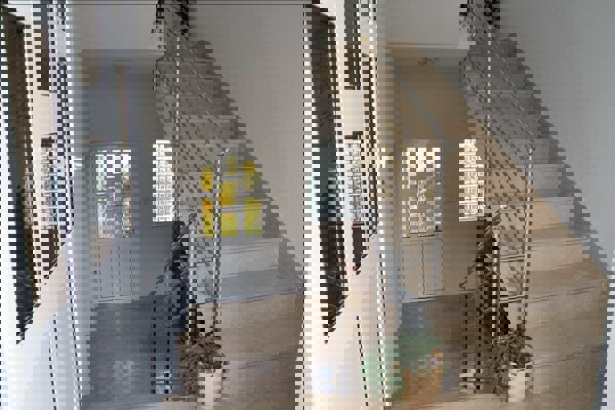 Palazzo residenziale con vista mare