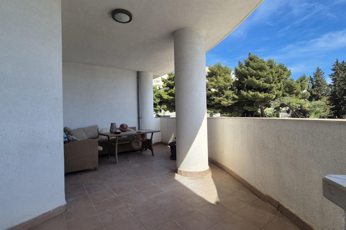 Appartamento con tre camere da letto e garage