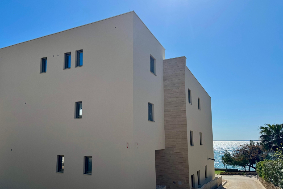 Appartamento con una camera da letto e vista mare