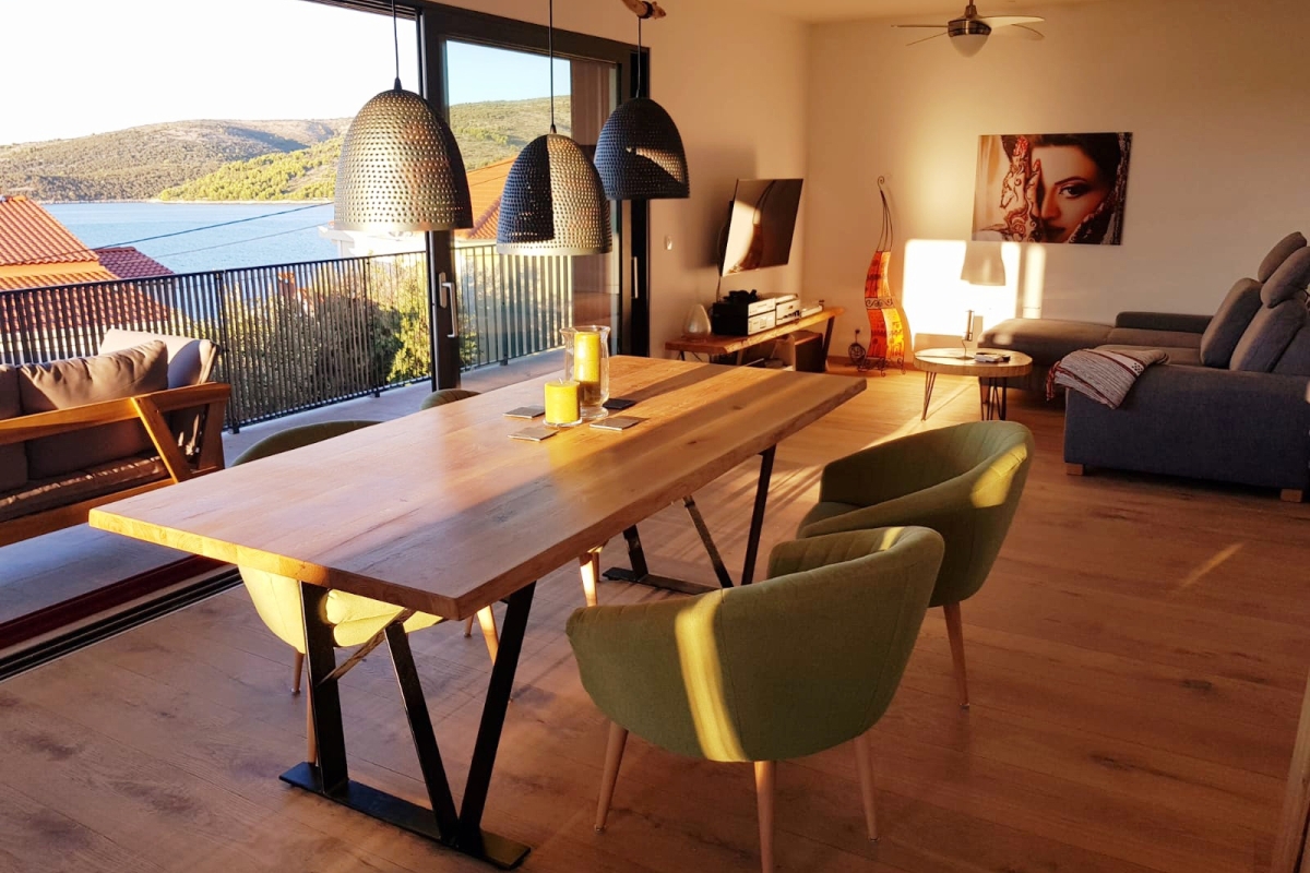 Appartamento moderno con due camere da letto e vista mare