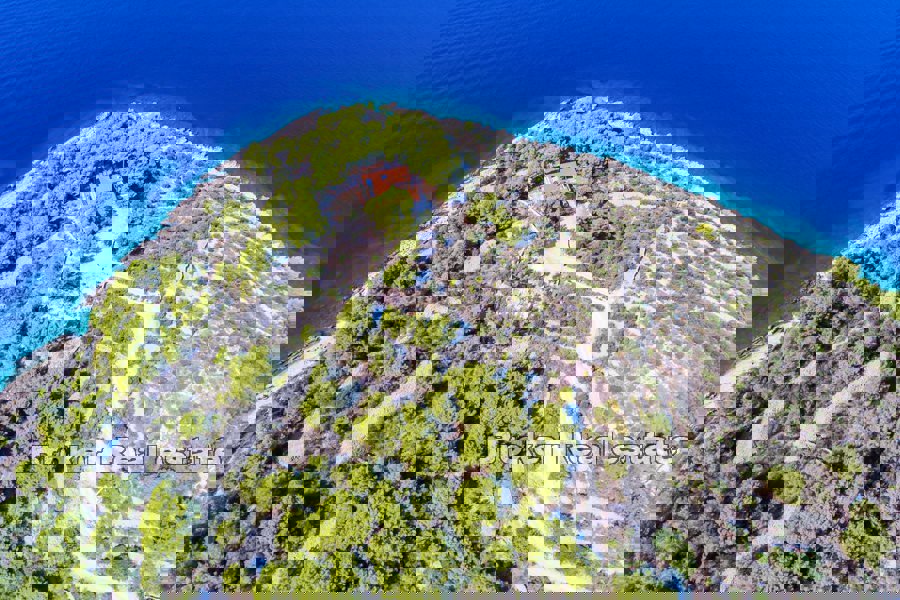 Una proprietà isolata unica su una piccola isola