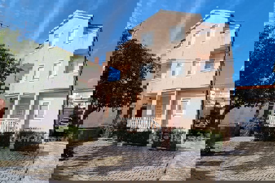 Palazzina vicino alla spiaggia e al centro