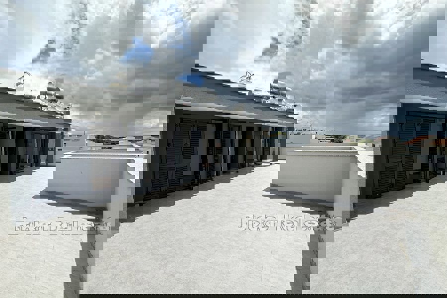 Attico in seconda fila al mare