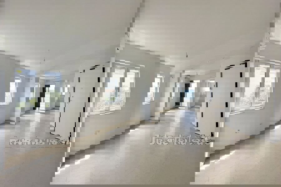 Attico in seconda fila al mare