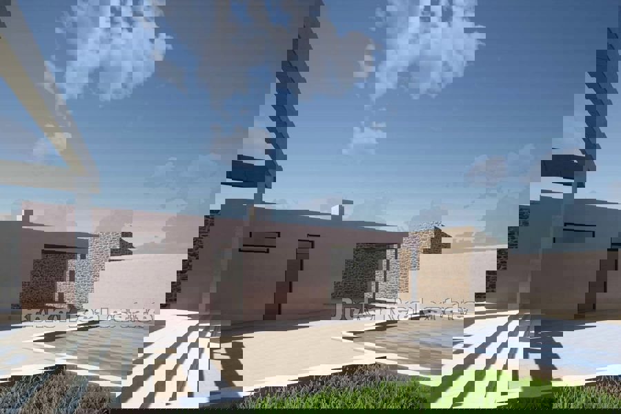 Casa a un piano di nuova costruzione con piscina