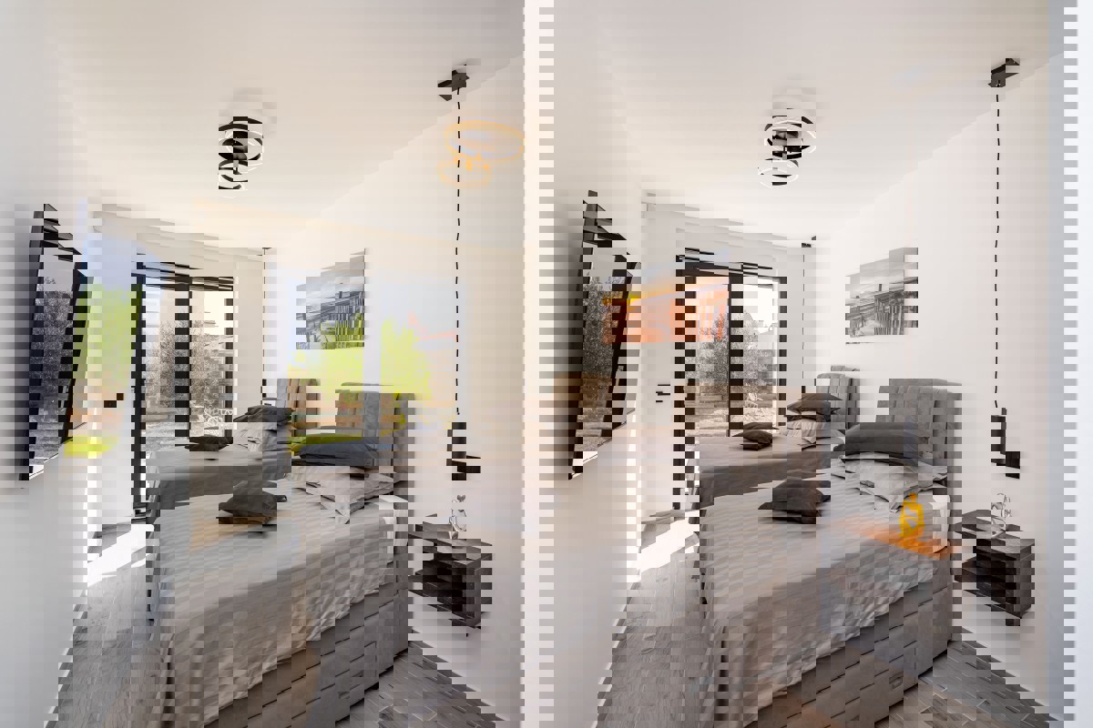 Villa di nuova costruzione con piscina e vista mare