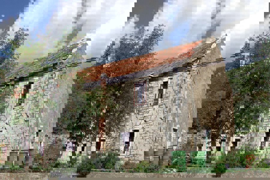 Vecchia casa di pietra per ristrutturazione, in vendita