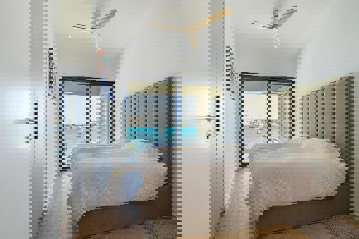 Appartamento con due camere da letto in prima fila sul mare