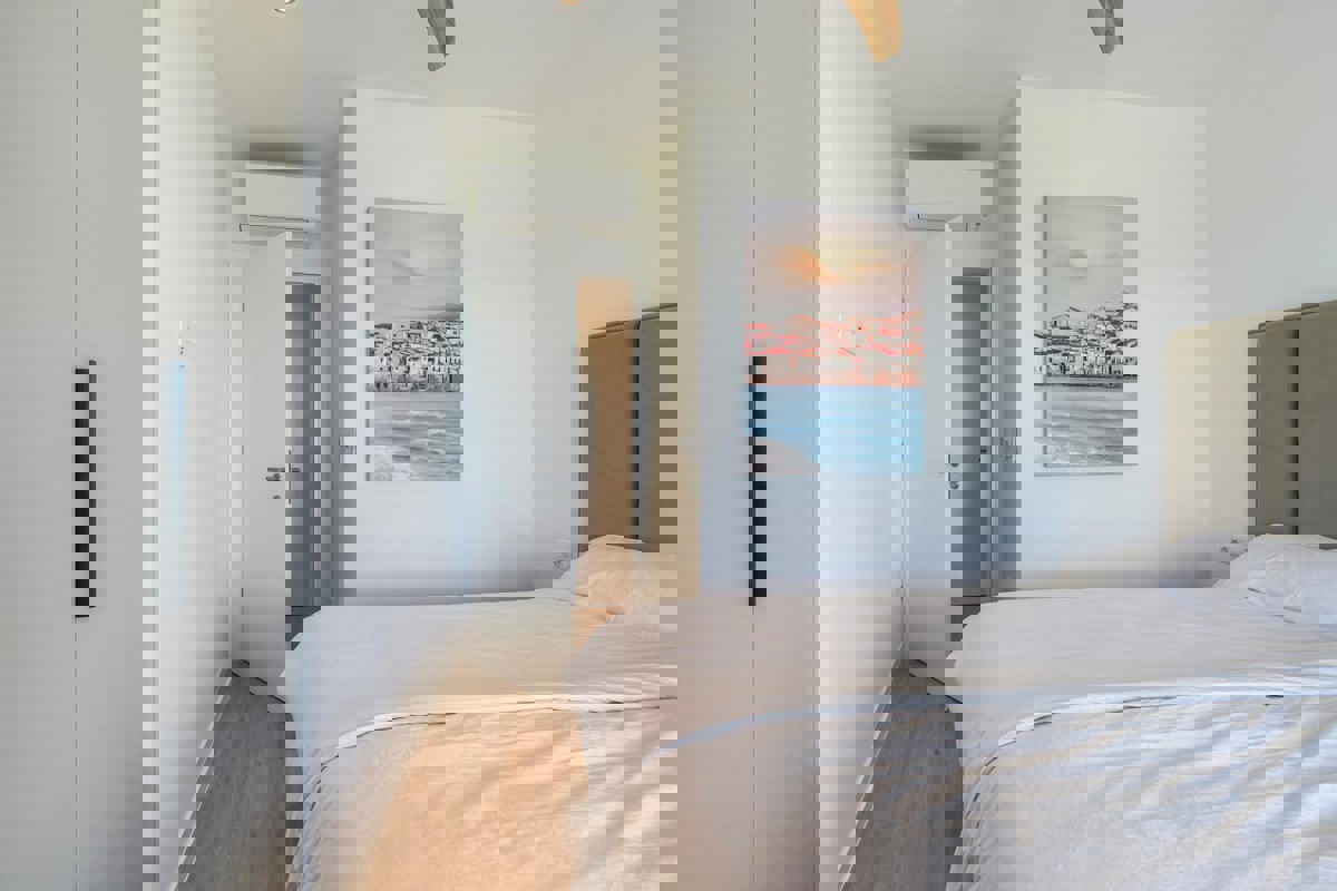 Appartamento con due camere da letto in prima fila sul mare