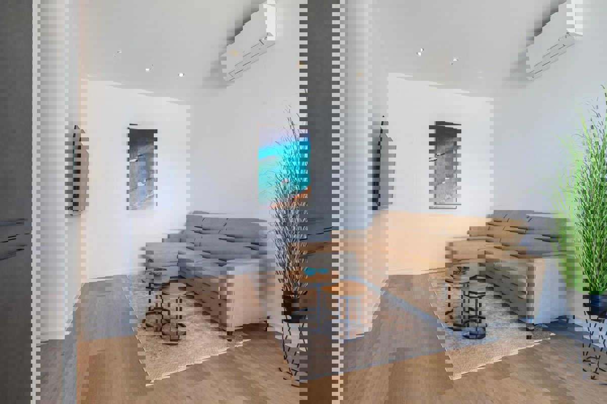 Appartamento con due camere da letto in prima fila sul mare