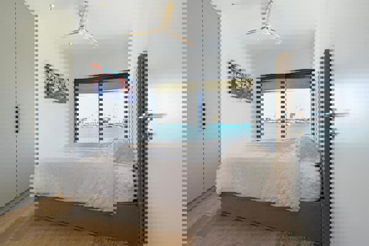 Appartamento con due camere da letto in prima fila sul mare