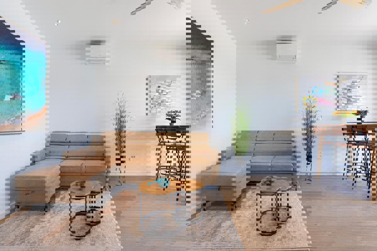 Appartamento con due camere da letto in prima fila sul mare