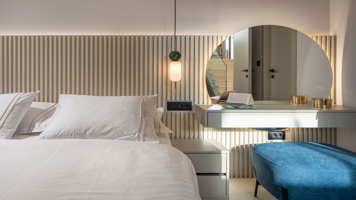 Villa di recente costruzione con piscina e vista mare