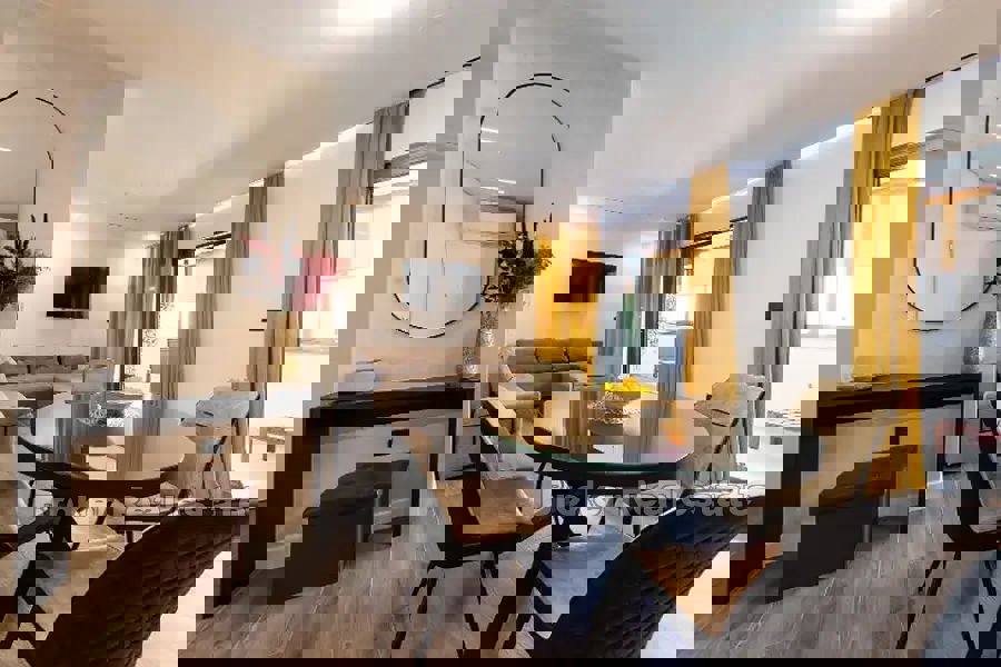 Appartamento moderno con piscina