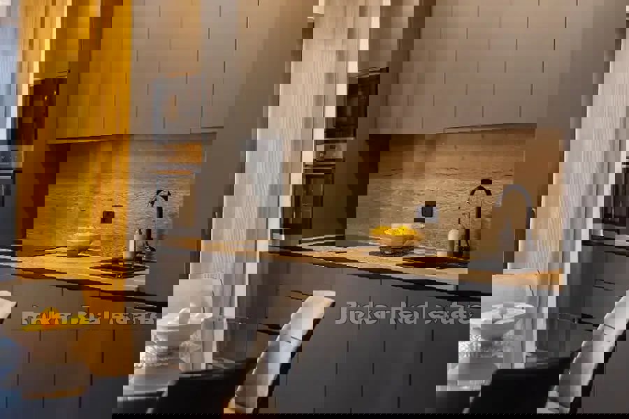 Appartamento moderno con piscina