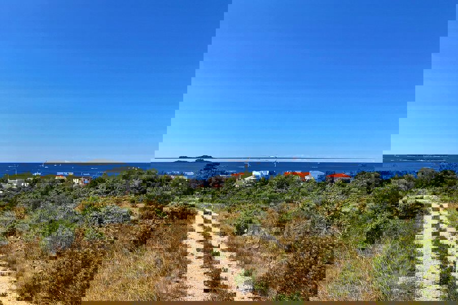 Terreno edificabile con vista sul mare aperto in vendita