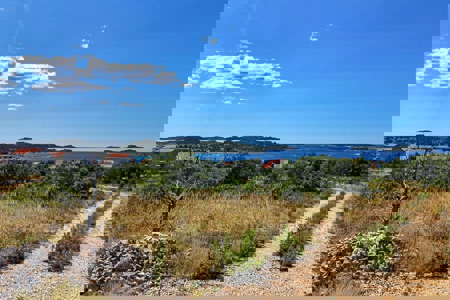 Terreno edificabile con vista sul mare aperto in vendita