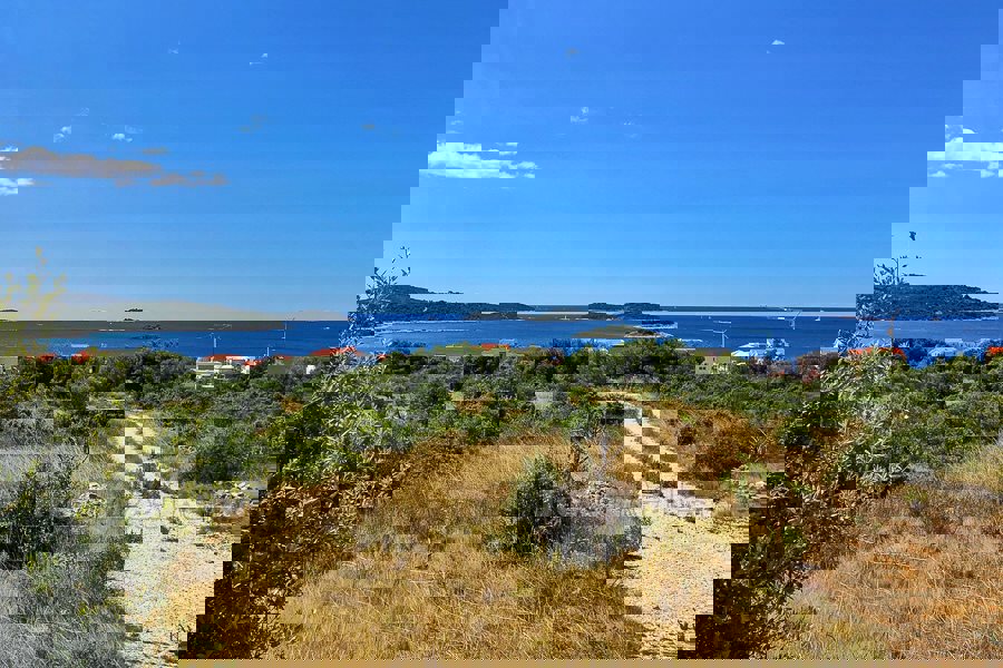 Terreno edificabile con vista sul mare aperto in vendita