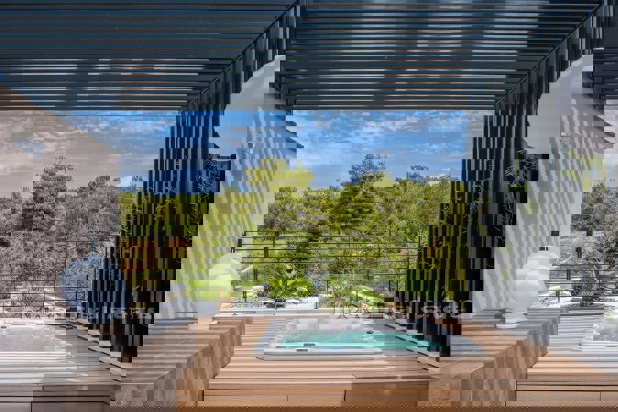 Villa di lusso con piscina e vista mare