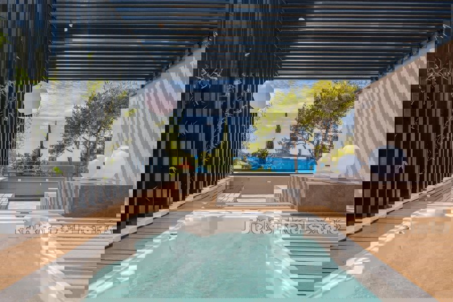 Villa di lusso con piscina e vista mare