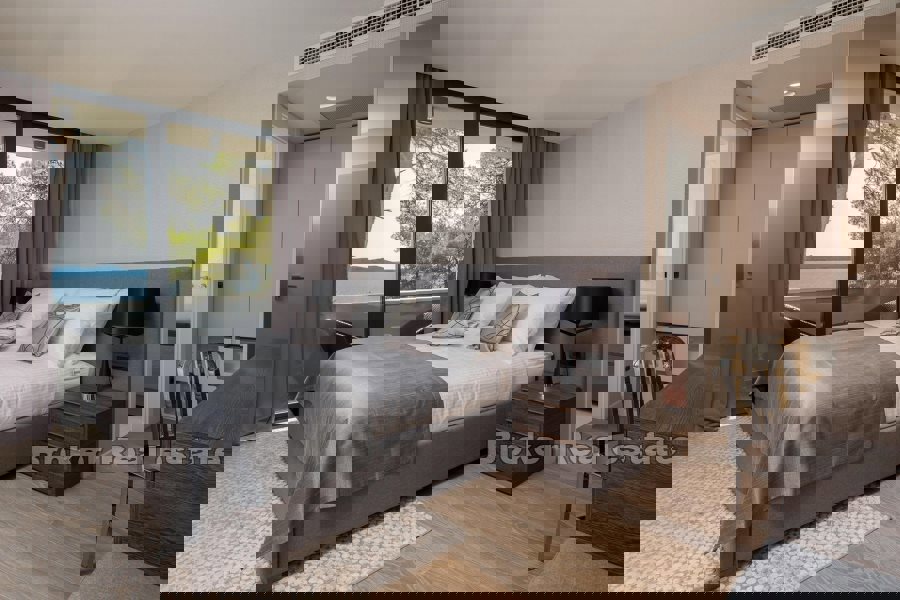 Villa di lusso con piscina e vista mare