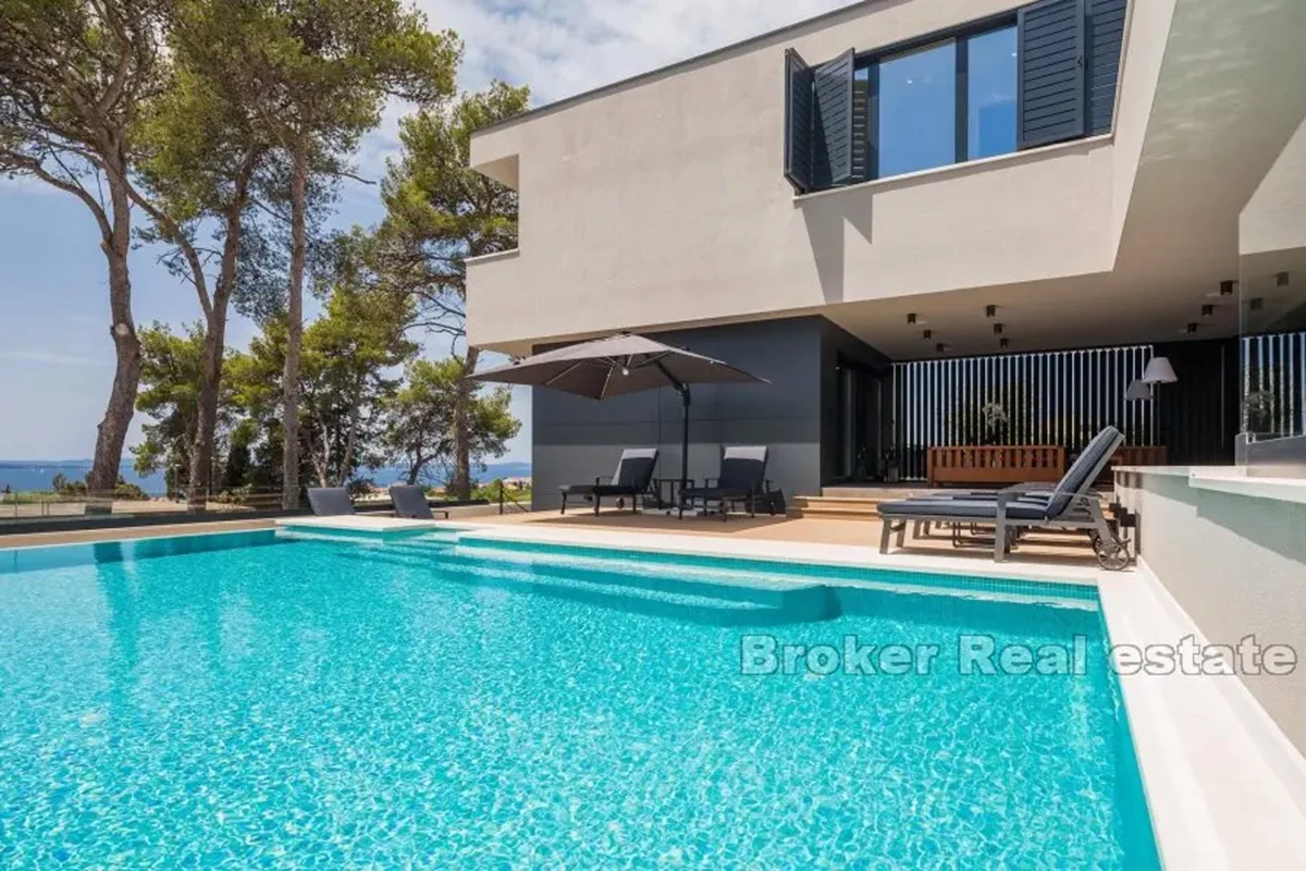 Villa di lusso con piscina e vista mare