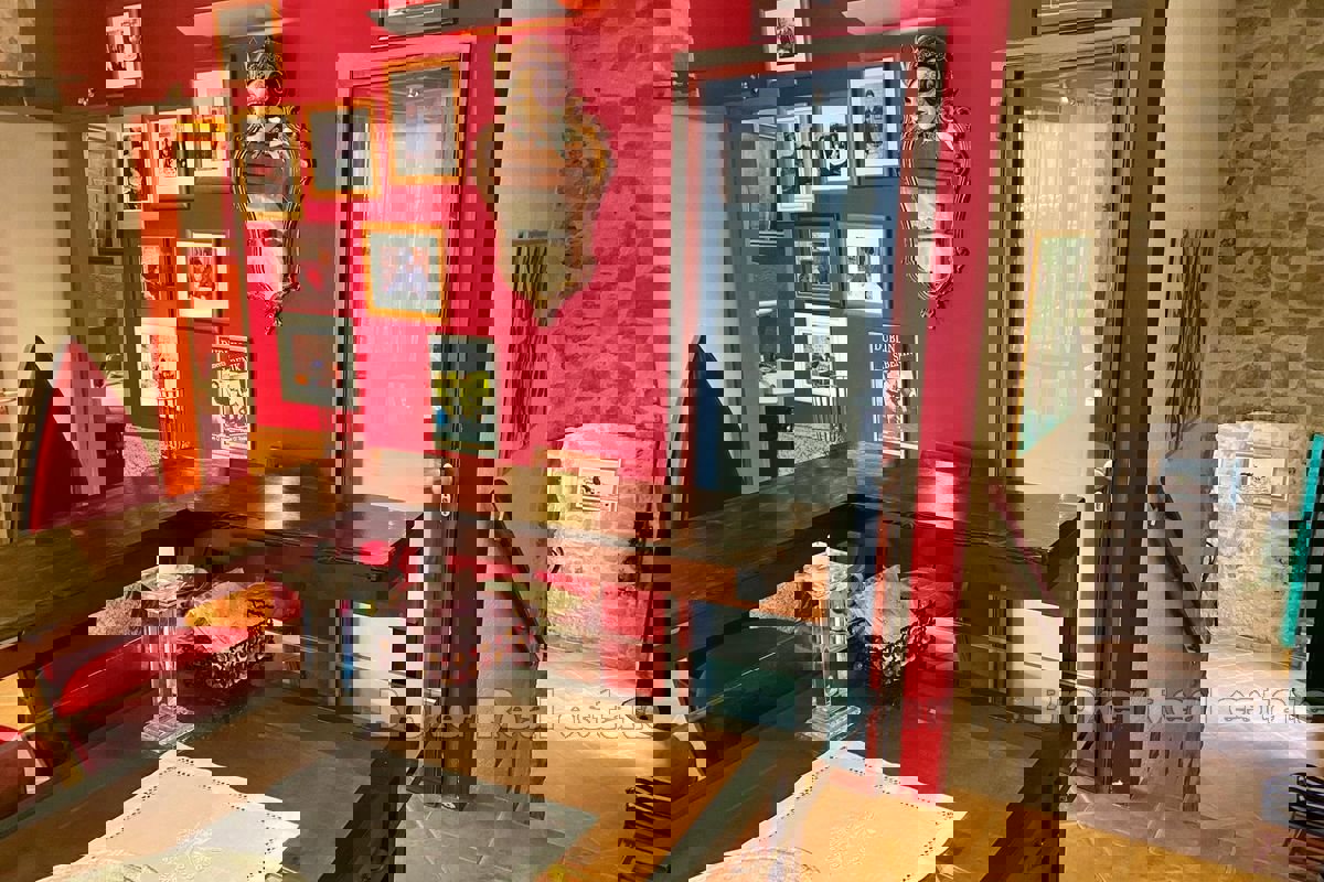 Locali residenziali-commerciali nel palazzo