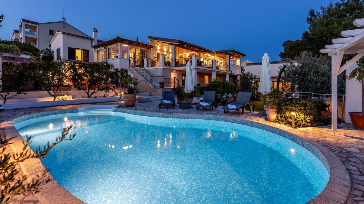 Villa con vista mare aperta