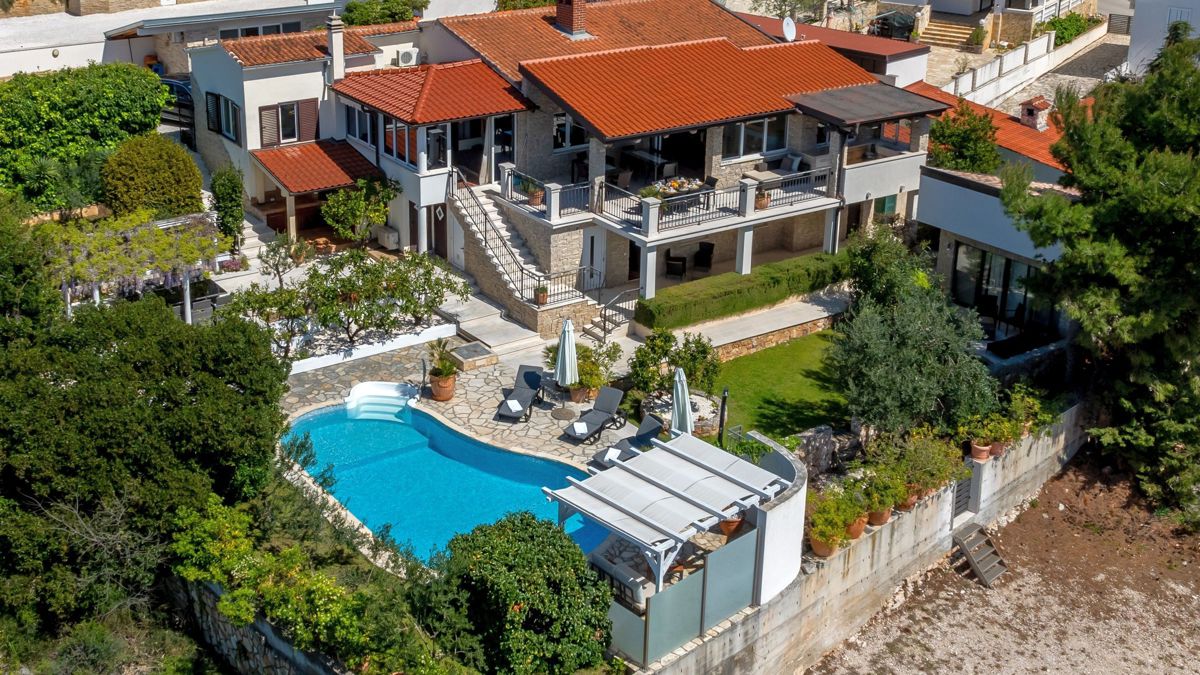 Villa con vista mare aperta